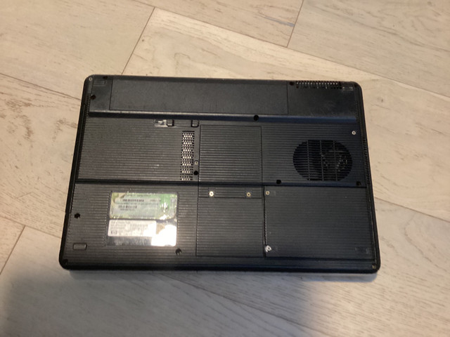 Compaq Presario v2000 in Laptops in Timmins - Image 3