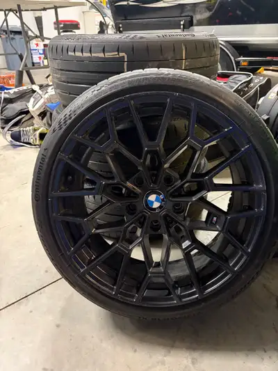 Enhance your ride with this set of used BMW M Sport 18-inch rims, featuring a sleek black finish and...