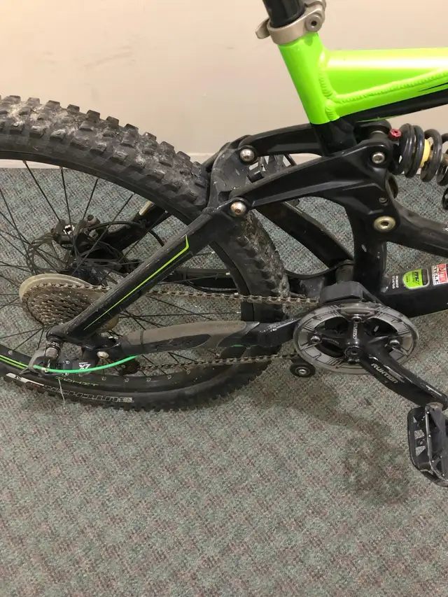 Downhill bike.  in Mountain in Calgary - Image 8