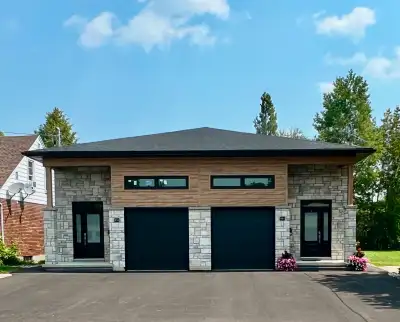 TWO UNITS AVAILABLE 931 & 933 MacKay Street - Unit #2, Pembroke ON 2 Bed | 1 Bath | approx. 1100sqft...
