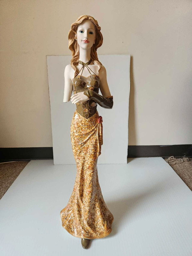 30" Princess Statue in Arts & Collectibles in Peterborough