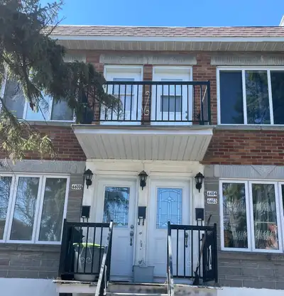 Grand 5 1/2 situé au rez-de-chaussée d’un triplex sur une avenue tranquille entre Zaint Zotique et B...