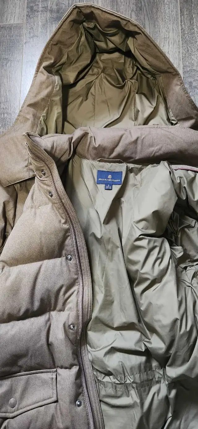 Brooks Brothers Puffer Jacket in Men's in Mississauga / Peel Region - Image 5