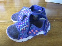 Sandale fille Skechers gr 8  -24 Euro