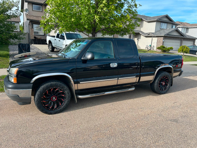 Well maintained 2005 Chev Silverado Cat Eye extended cab. in Cars & Trucks in St. Albert