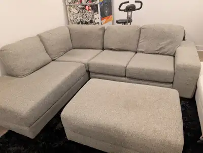 Sectionnel Superstyle + ottoman – Excellent état – Valeur 3 300, View more