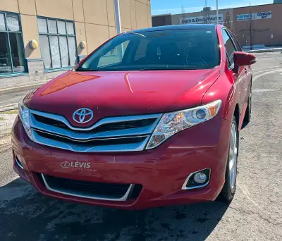 Toyota Venza V6 AWD 2014 Tout équipé Intérieur en cuire 72096 Kilomètres Démarreur à distance 4 pneu...