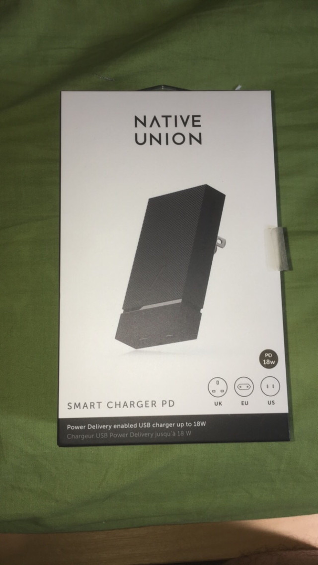Native Union Smart Charger PD 18W in General Electronics in City of Montréal