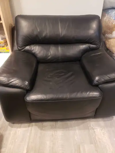 Very comfy black Leather Chair. Willing to deliver within Durham region.