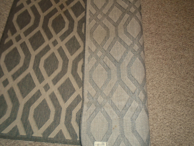 Geometric patterned indoor/outdoor rug in Rugs, Carpets & Runners in Moose Jaw - Image 2