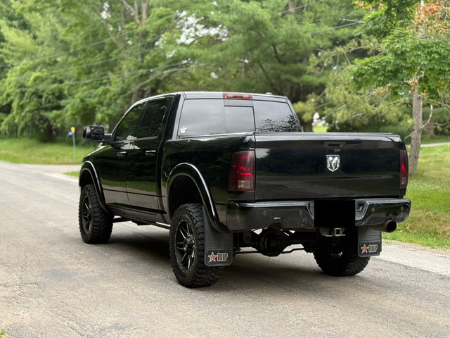 2012 DOGE RAM 1500 5.7 HEMI V8 in Cars & Trucks in Oshawa / Durham Region - Image 3