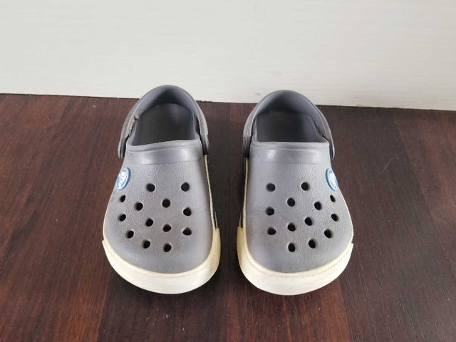 Grey crocs kid size 8-9 in Kids & Youth in Lethbridge