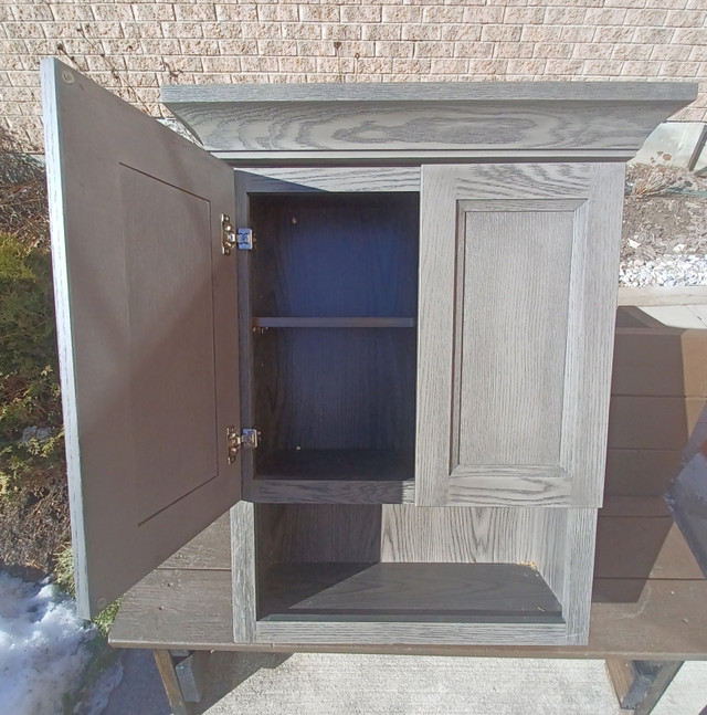 Wall cabinet with 2 soft close doors/3 shelves in Storage & Organization in Barrie - Image 2
