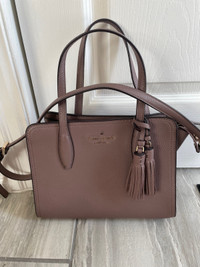  Kate Spade, medium Crossbody. Like new. 