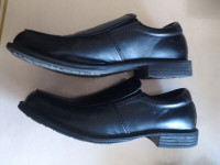 Men`s Black Shoes size 6D hard size to find in excellent shape