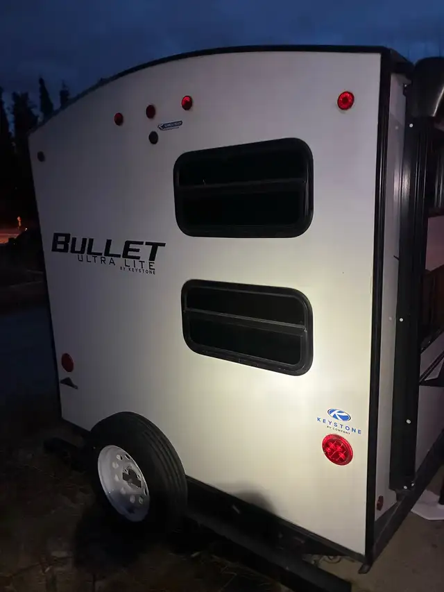 Travel trailer in Travel Trailers & Campers in Whitehorse - Image 5