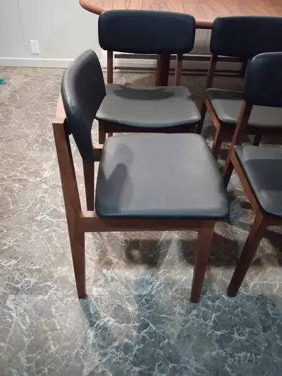 Chaises MCM en teck de RS refait à neuf mousses et recouvrement, View more