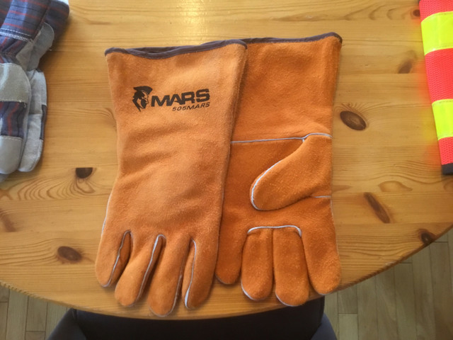 Gloves - assorted NEW in Men's in Edmonton - Image 3