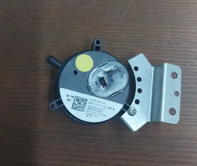 Furnace Air Pressure Switch - Goodman Hot Surface Ignitor 20197308 Condition: Used – Cleaned and Ful...
