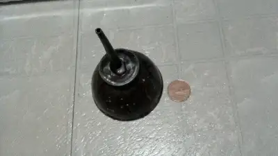 Vintage Petit bidon d'huile en métal 3" diamètre (0201221-POUB), View more