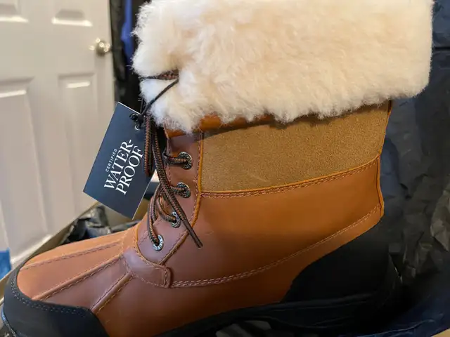 UGG Men’s Butte Boots in Men's Shoes in Markham / York Region - Image 4