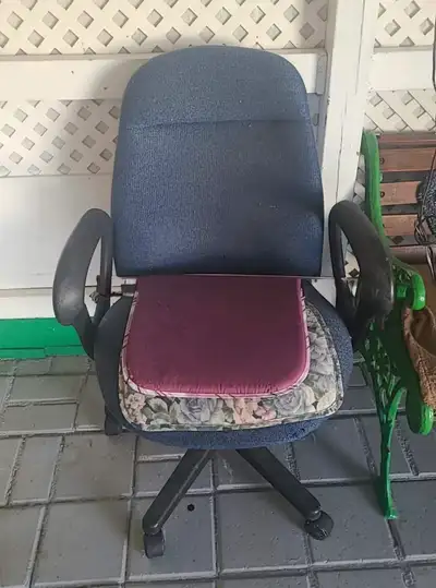 Office Chair like new, View more