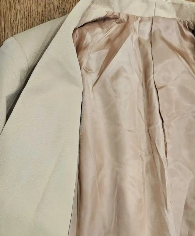 Tan Blazer Wrap Style Men's Large in Men's in City of Toronto - Image 4