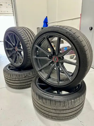 Selling a mint condition set of Vossen HF-3 Wheels - 20" x 10.5 (+25 offset) - 5 x 114.3 Bolt Patter...