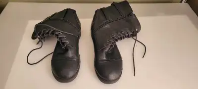Bottes taille 40, View more