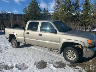 new battery new brakes 350 km slipping transmission. Needs new front impact centre to pass inspectio...