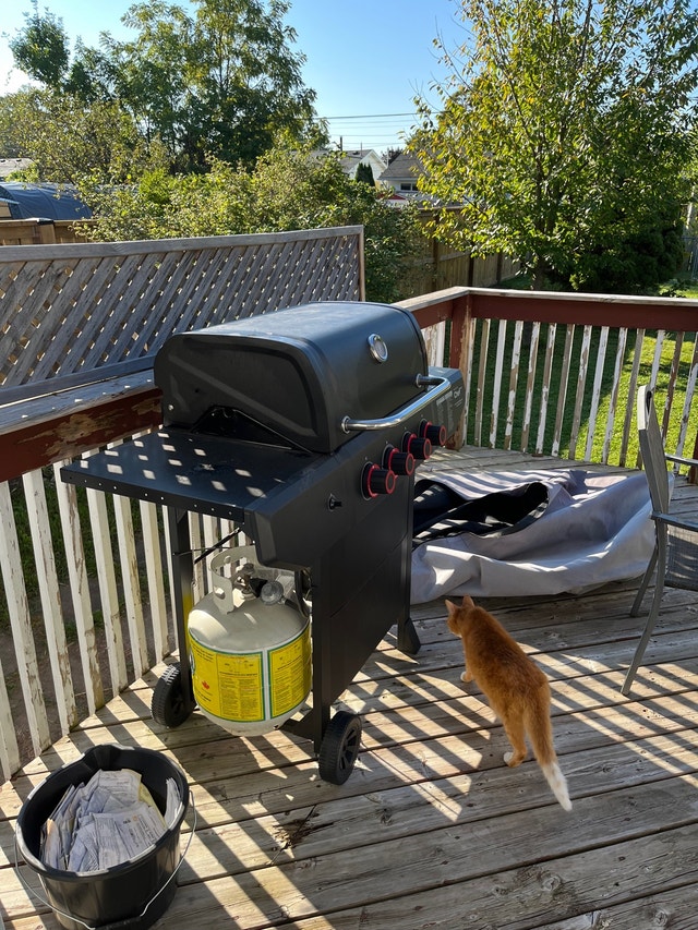 Free patio chairs, table, and barbecue. Keep it or scrap metal Free