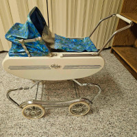 Vintage 1950's Gendron Doll Carriage