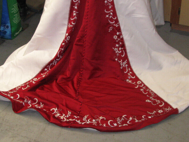 ROBE DE MARIEE in Wedding in Sherbrooke - Image 4