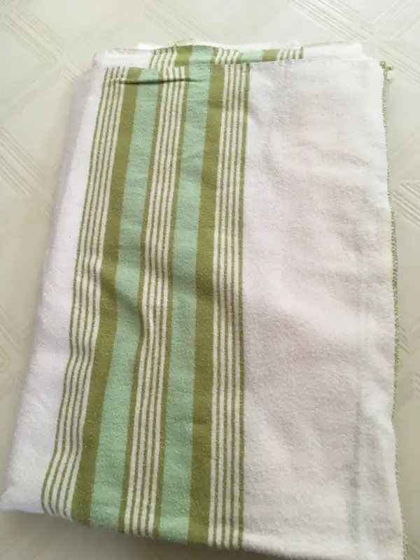 drap, santé et coton, couvre matelas, couverture en flanelle in Bedding in Edmundston - Image 7