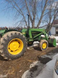 2140 John Deere tractor  