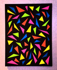 Tableau aux triangles fluo, toile noire Art