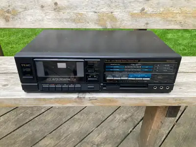 Teac R-425 cassette deck. Manufactured 1986-1988. More information here: https://hifi-wiki.com/index...