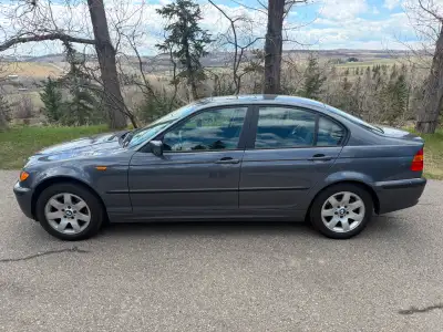 2002 BMW 3 series 325i, 4 door Sedan, 2.5L inline 6 cylinder, Automatic, Air Conditioning, Heated Le...
