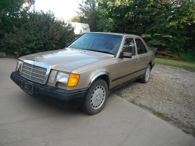1986 Mercedes-Benz 300-Series Sedan