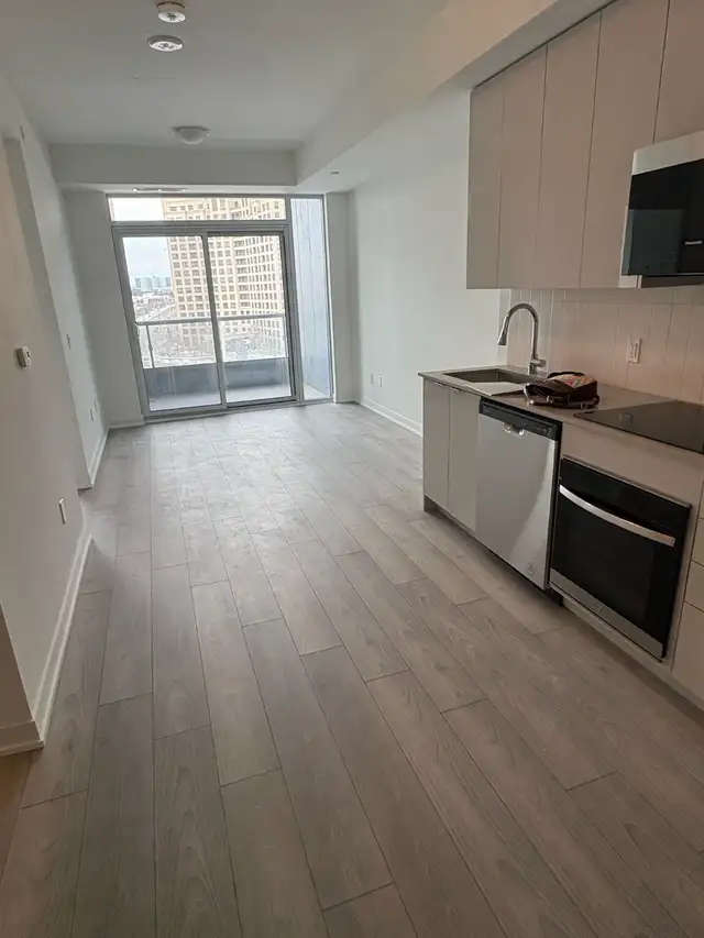 1-Bedroom+Den for rent. in Long Term Rentals in Markham / York Region - Image 3