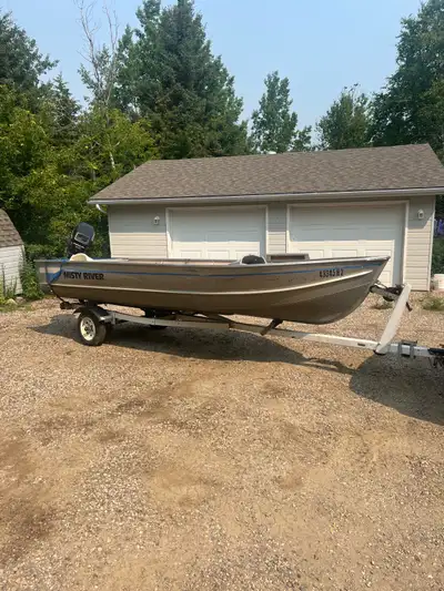 16’ aluminum fishing boat with 30hp mercury. Come with throwing motor, battery and fish finder.