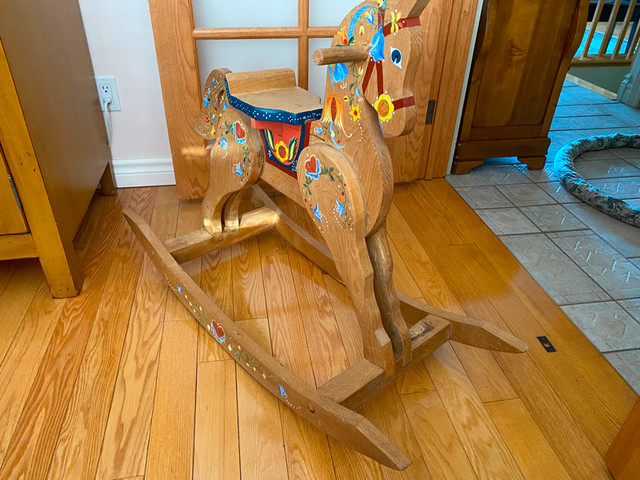 Véritable cheval de bois à bascule en chêne dans Art et objets de collection  à Laval/Rive Nord - Image 3
