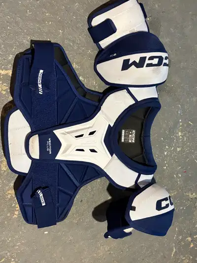  CCM VECTOR PLUS CHEST PROTECTOR - SENIOR MEDIUM, View more