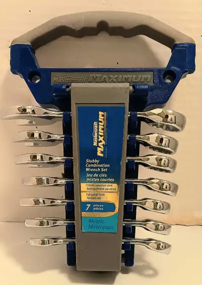 This is a Mastercraft Maximum stubby wrench set, perfect for anyone needing a set of metric wrenches...