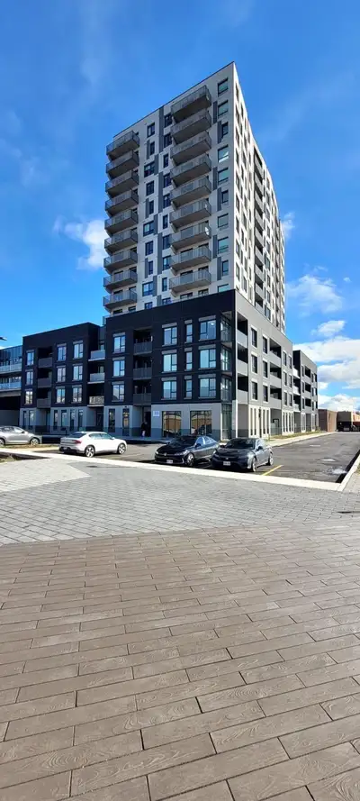 Beautiful 1 bedroom + den corner unit condo available for rent! This sun-filled suite offers abundan...