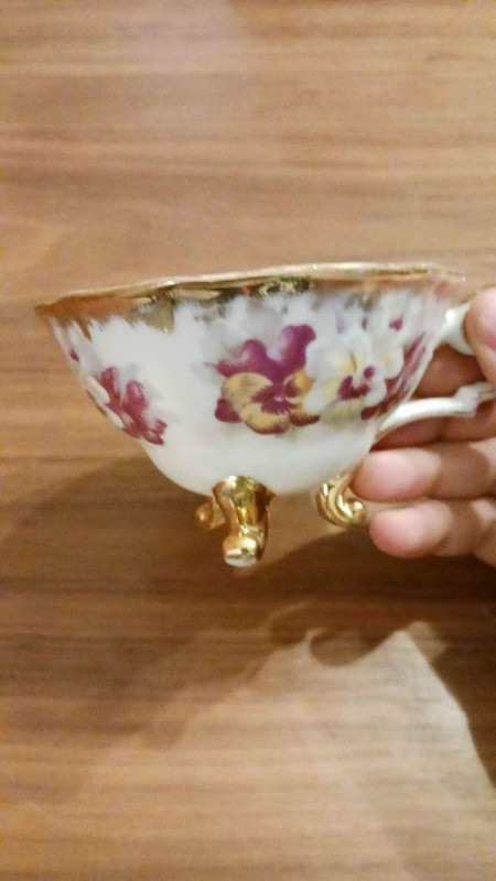 Tasse de thé vintage à trois pattes Gift Craft Fine China Japan dans Art et objets de collection  à Longueuil/Rive Sud - Image 3