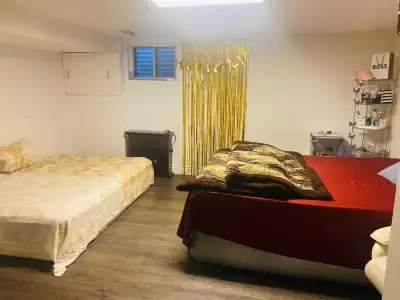 Basement for rent sharing with another girl near bramlea city center including all units with food p...
