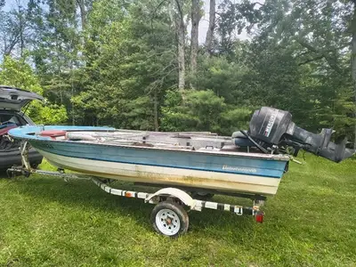 Bateau de pêche, 17 pieds, avec remorque et moteur Mercury 40hp et démarreur électrique. 514-941-895...