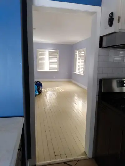 Large unfurnished room for rent in Port Dalhousie (TV included)