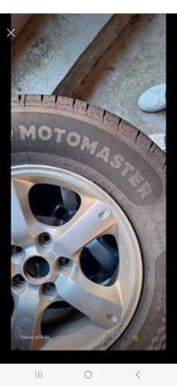 4 pneus 235/70R16 MotoMaster